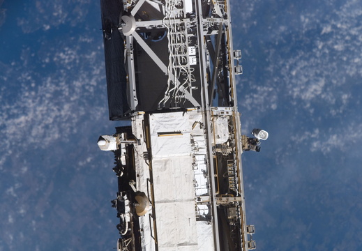 STS115-E-06322