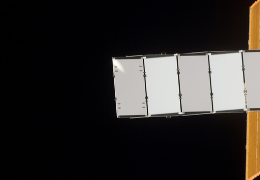 STS115-E-06384