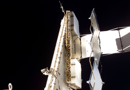 STS115-E-06427