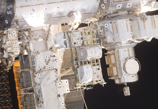 STS115-E-06460