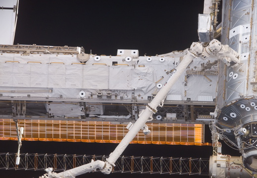 STS115-E-06465