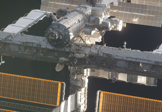 STS115-E-06478