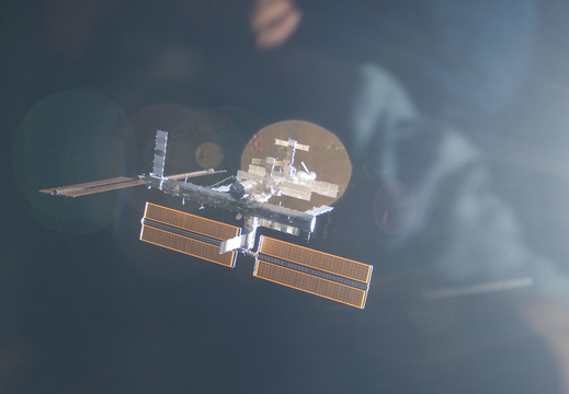 STS115-E-06479