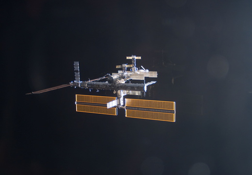 STS115-E-06482