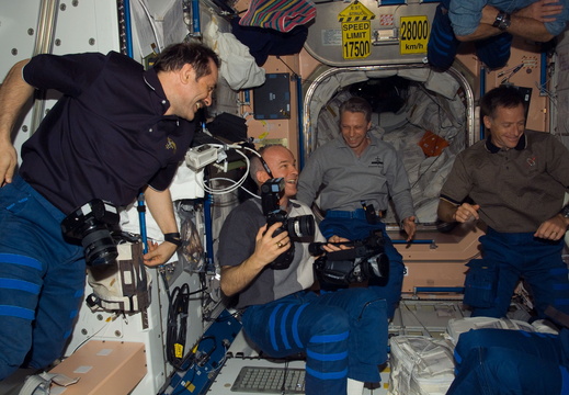 STS115-E-06524