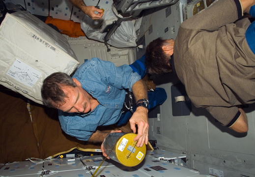 STS115-E-06525