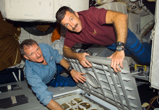 STS115-E-06528