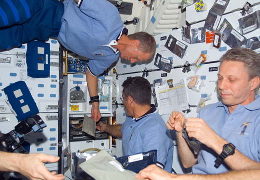 STS115-E-06580