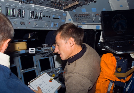STS115-E-06605