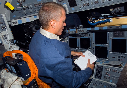 STS115-E-06606