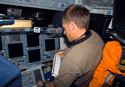 STS115-E-06608