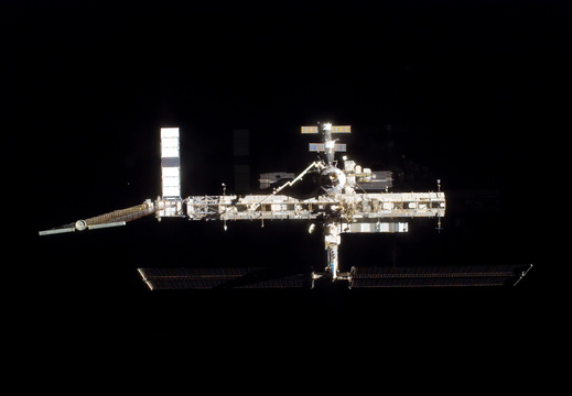 STS115-E-06620