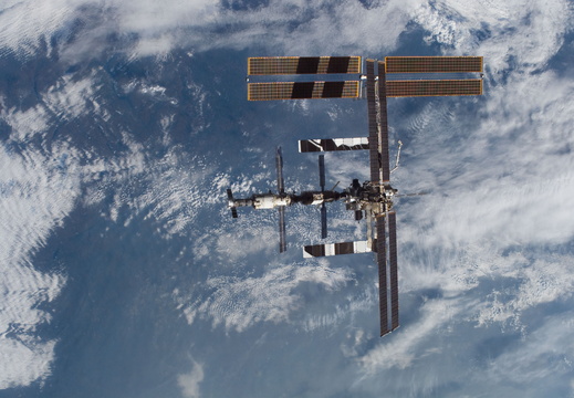 STS115-E-06640
