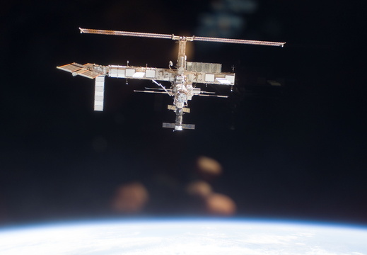 STS115-E-06700