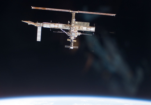 STS115-E-06701