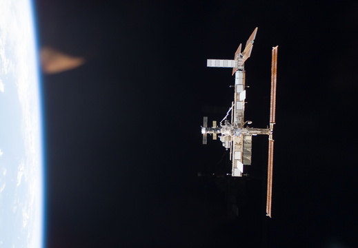 STS115-E-06703