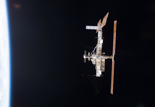 STS115-E-06704