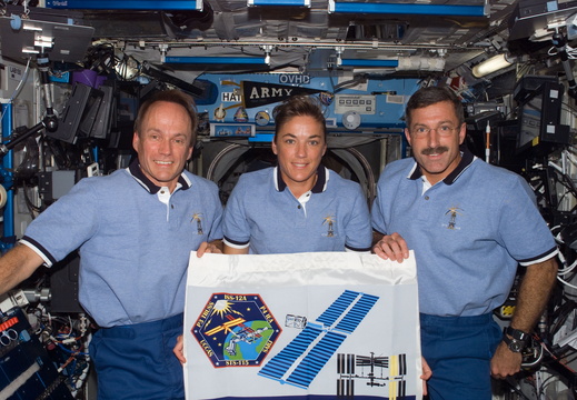 STS115-E-07191