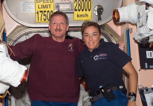 STS115-E-07386