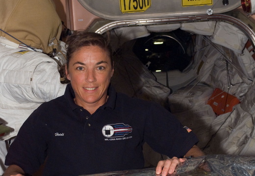 STS115-E-07394
