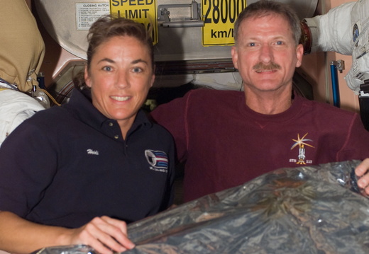 STS115-E-07399