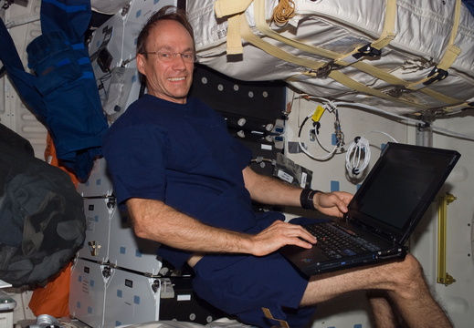 STS115-E-07428