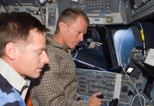 STS115-E-07518