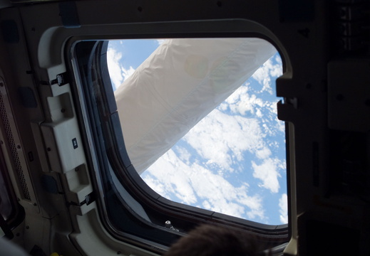 STS115-E-07679