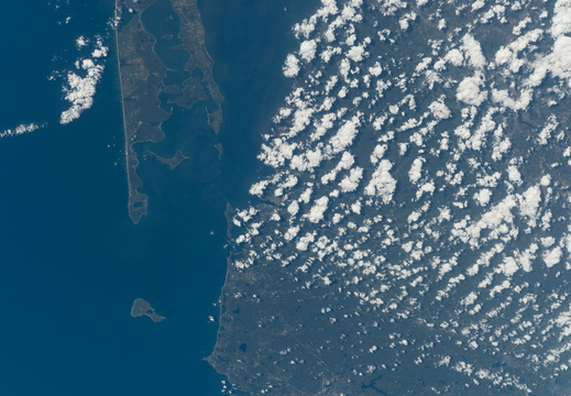 STS115-E-07869