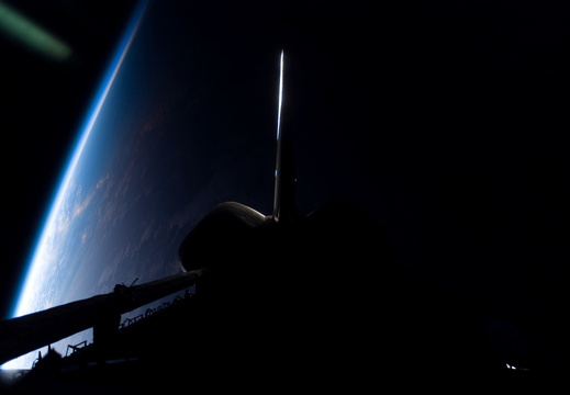 STS115-E-07890