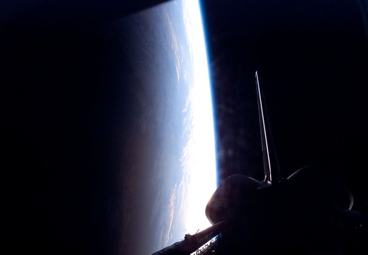 STS115-E-07899