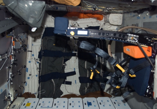 STS115-E-07934