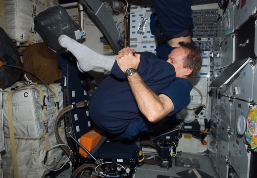 STS115-E-07945