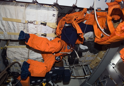 STS115-E-07949