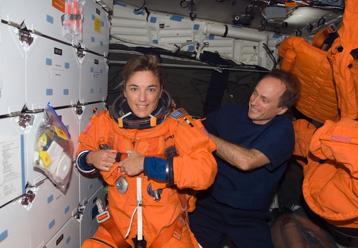 STS115-E-07957