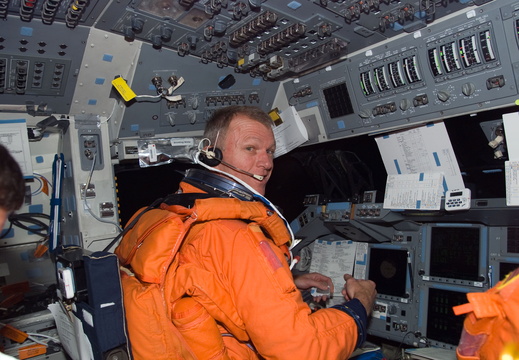 STS115-E-07958