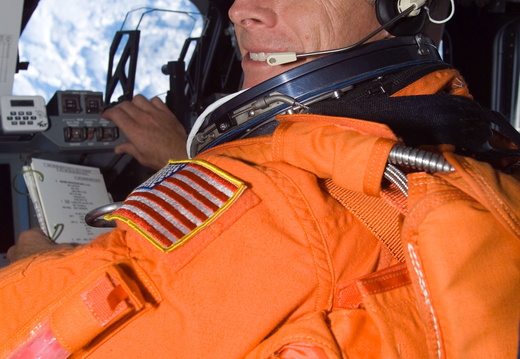STS115-E-07962