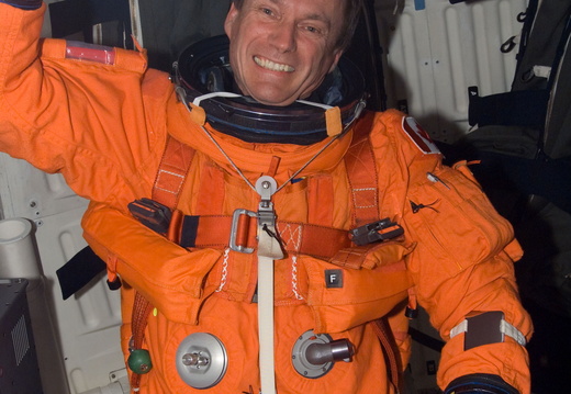 STS115-E-07977