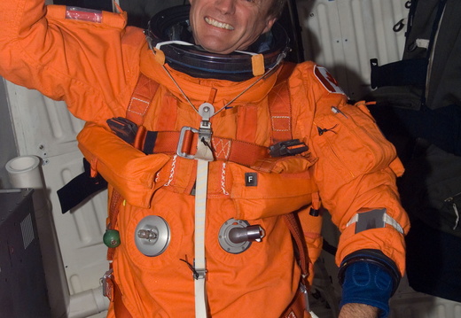 STS115-E-07978