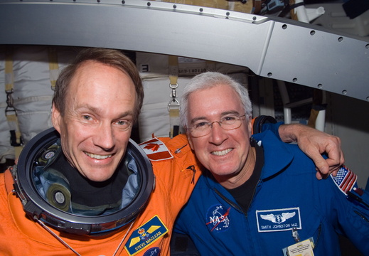 STS115-E-07984