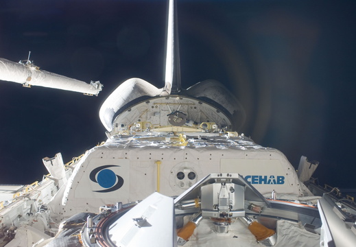 STS116-E-05225