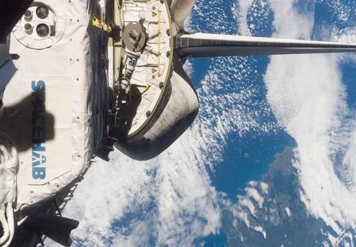 STS116-E-05234