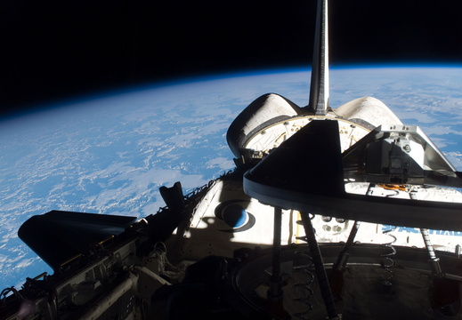 STS116-E-05346
