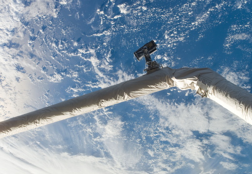 STS116-E-05348