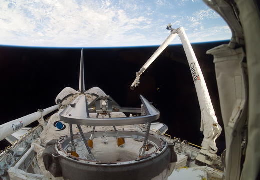 STS116-E-05364