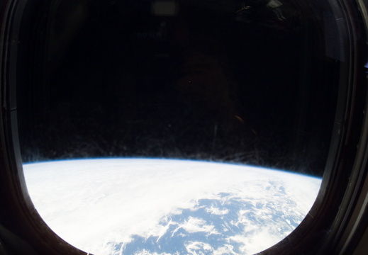 STS116-E-05450