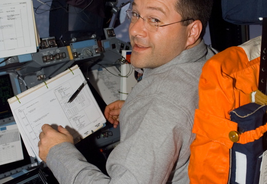 STS116-E-05474