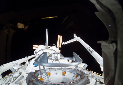 STS116-E-05495