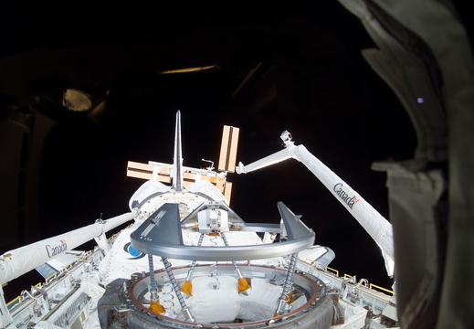 STS116-E-05498