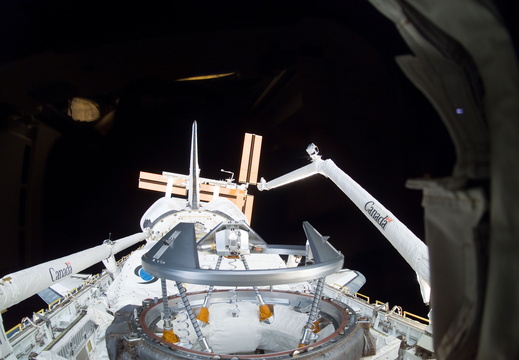 STS116-E-05499